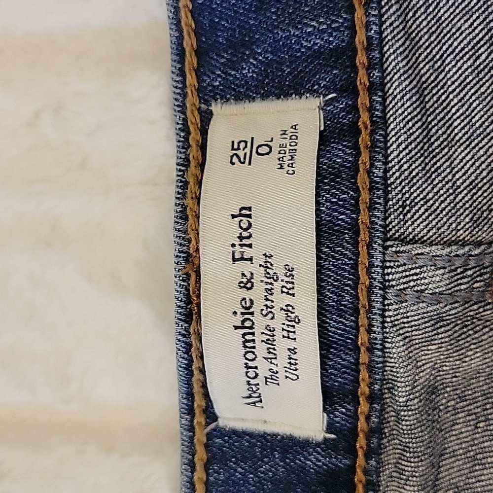 Abercrombie Ankle Straight jeans